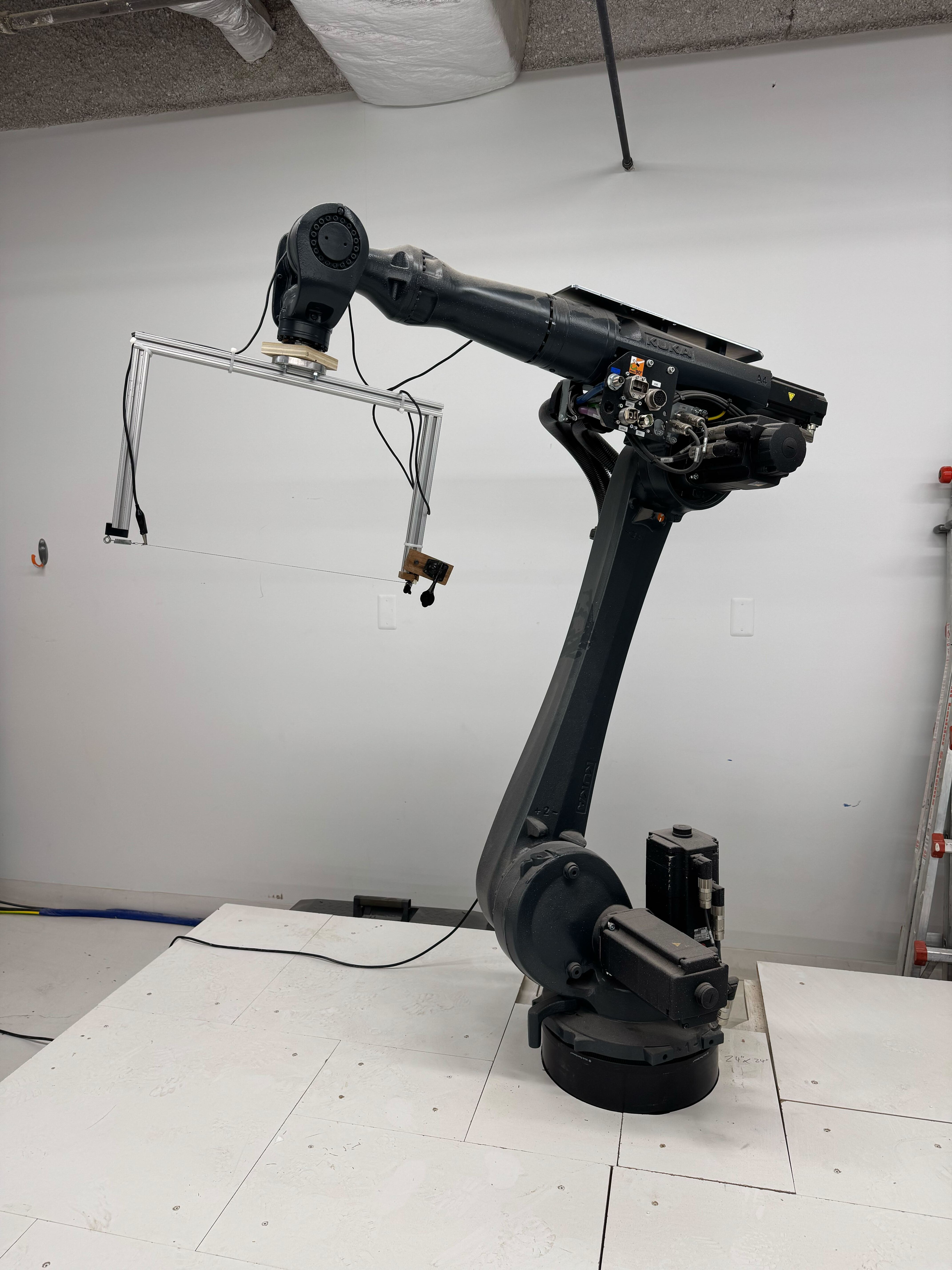 Large-scale robotic arm